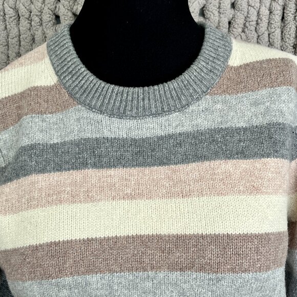 Gap Striped Knit Sweater Size medium - Picture 3 of 13